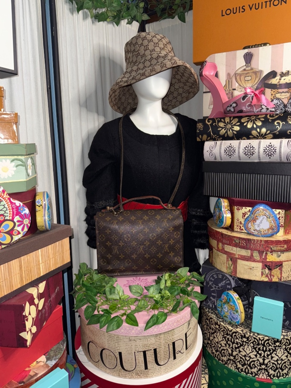 LOUIS VUITTON MONCEAU MONOGRAM BAG! - Picture 13 of 17